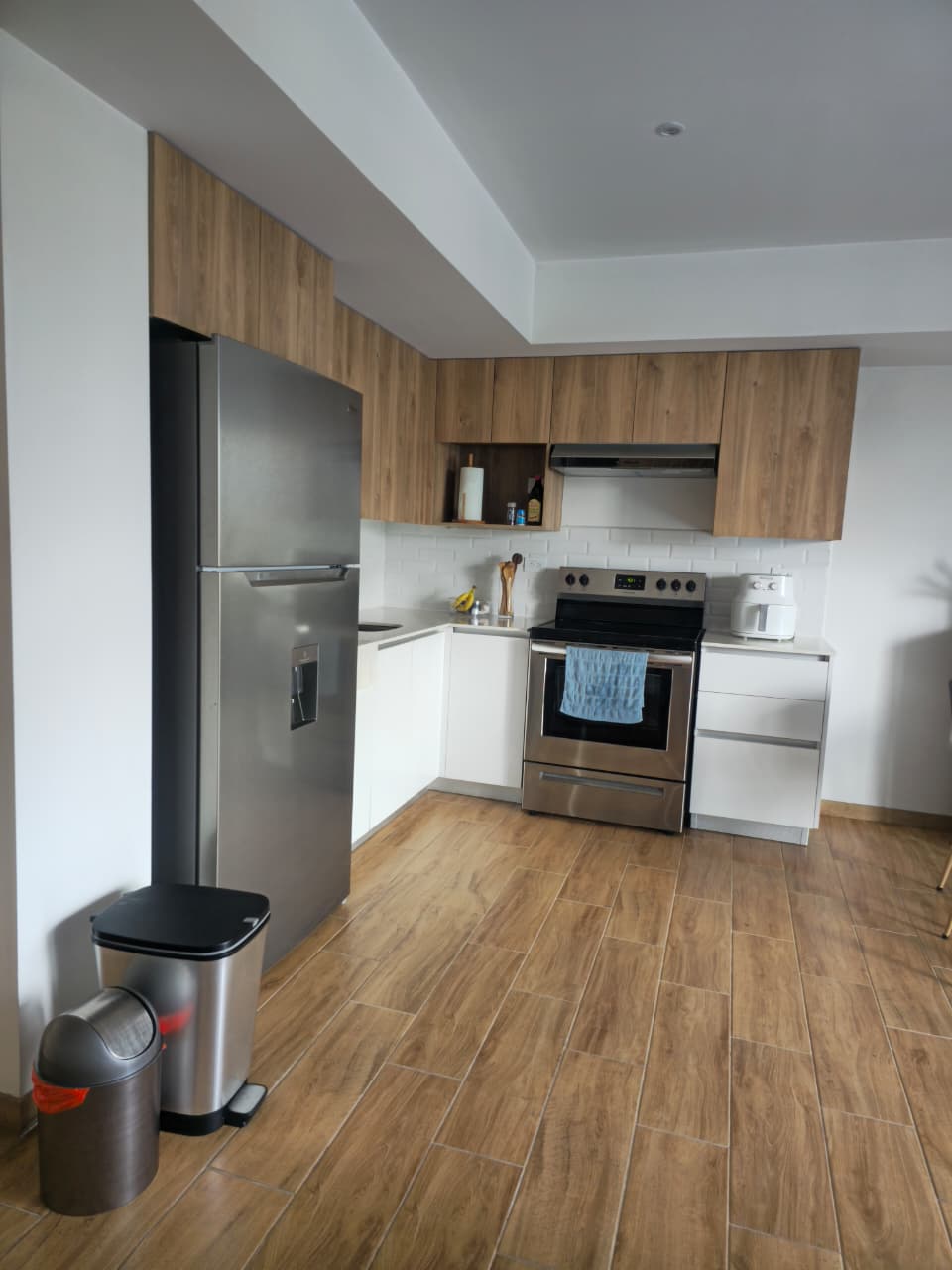 Fotografía No.1 de SE RENTA APARTAMENTO AMUEBLADO, EDIFICIO CENDANA, ZONA 9