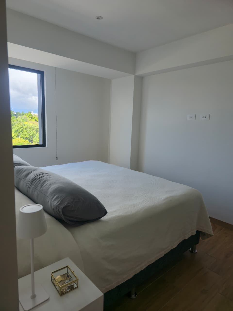 Fotografía No.3 de SE RENTA APARTAMENTO AMUEBLADO, EDIFICIO CENDANA, ZONA 9