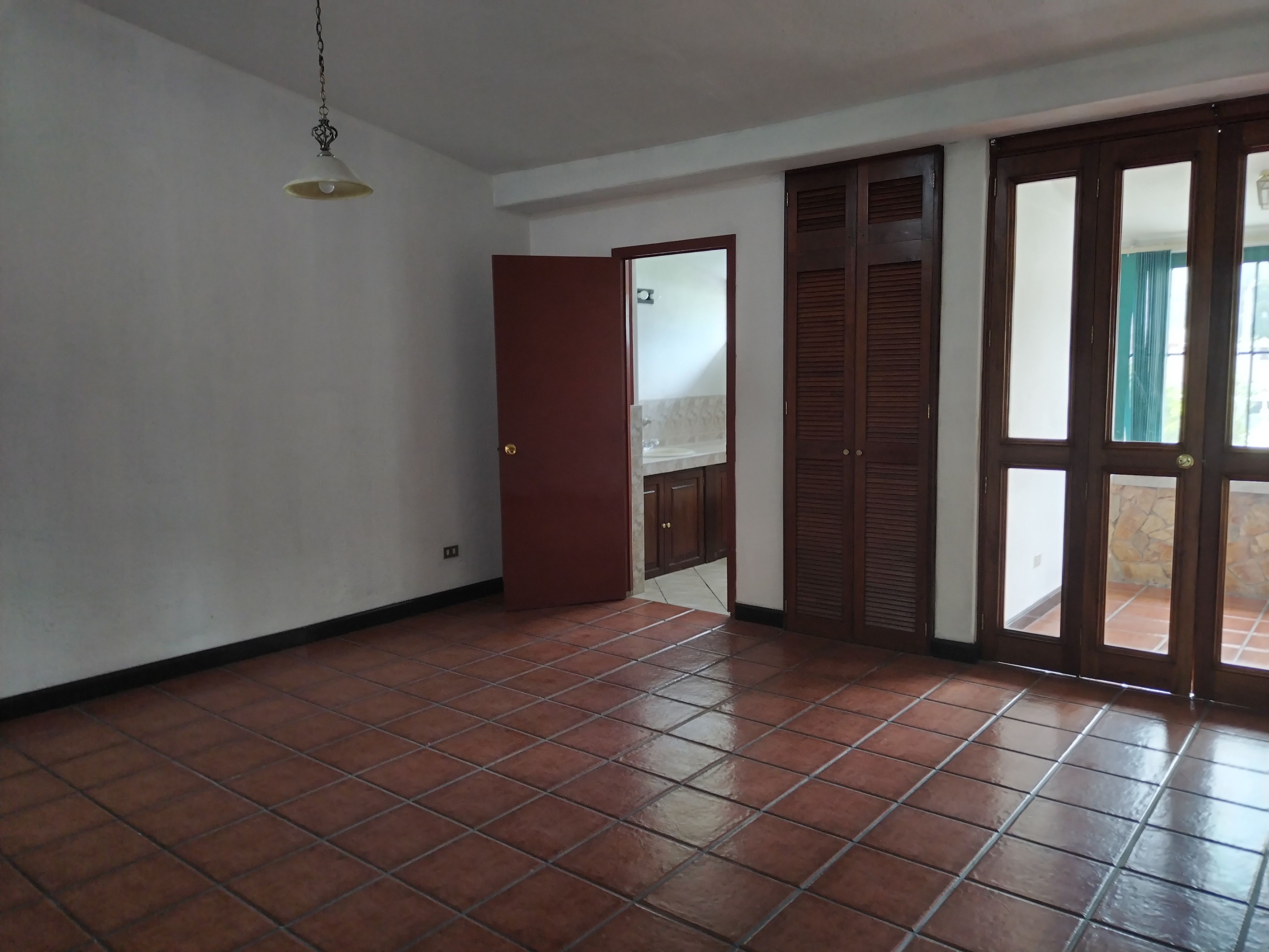 Fotografía No.13 de CASA EN VENTA COLONIA LOURDES ZONA 16