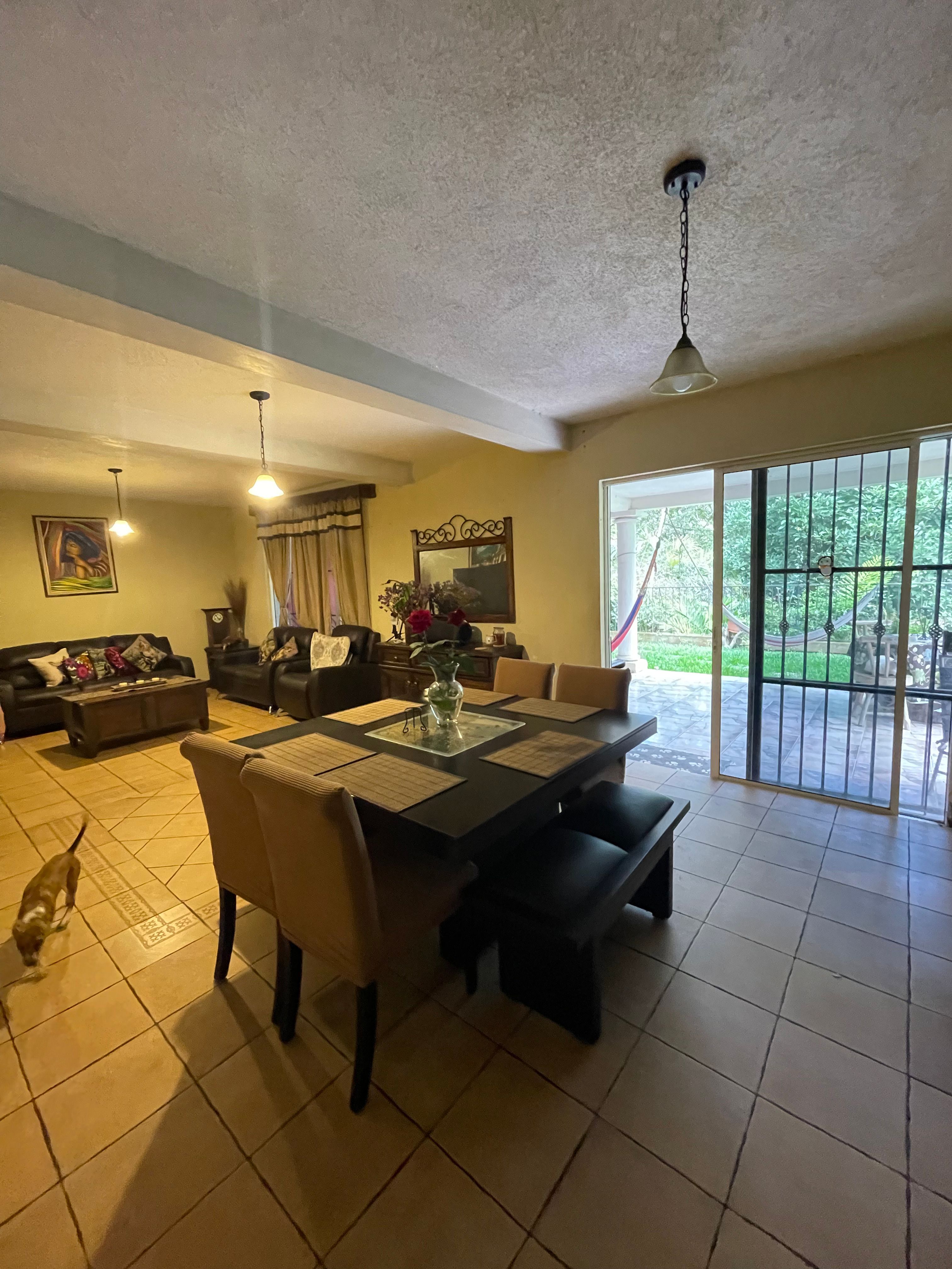 Fotografía No.2 de SE VENDE CASA EN RESIDENCIAL LOMA REAL, SAN CRISTOBAL, ZONA 8 DE MIXCO
