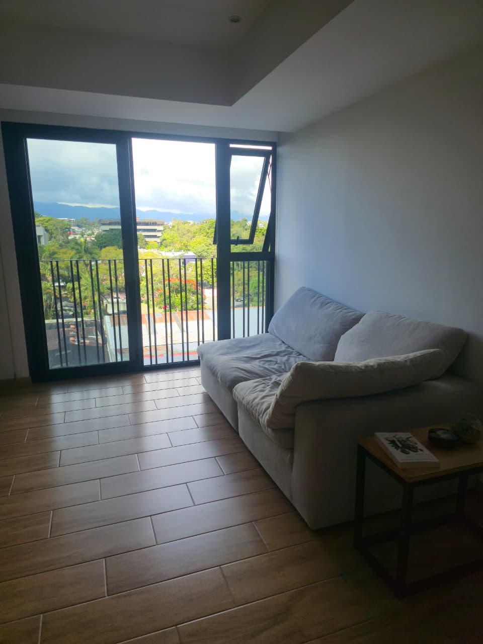 Fotografía No.4 de SE RENTA APARTAMENTO AMUEBLADO, EDIFICIO CENDANA, ZONA 9