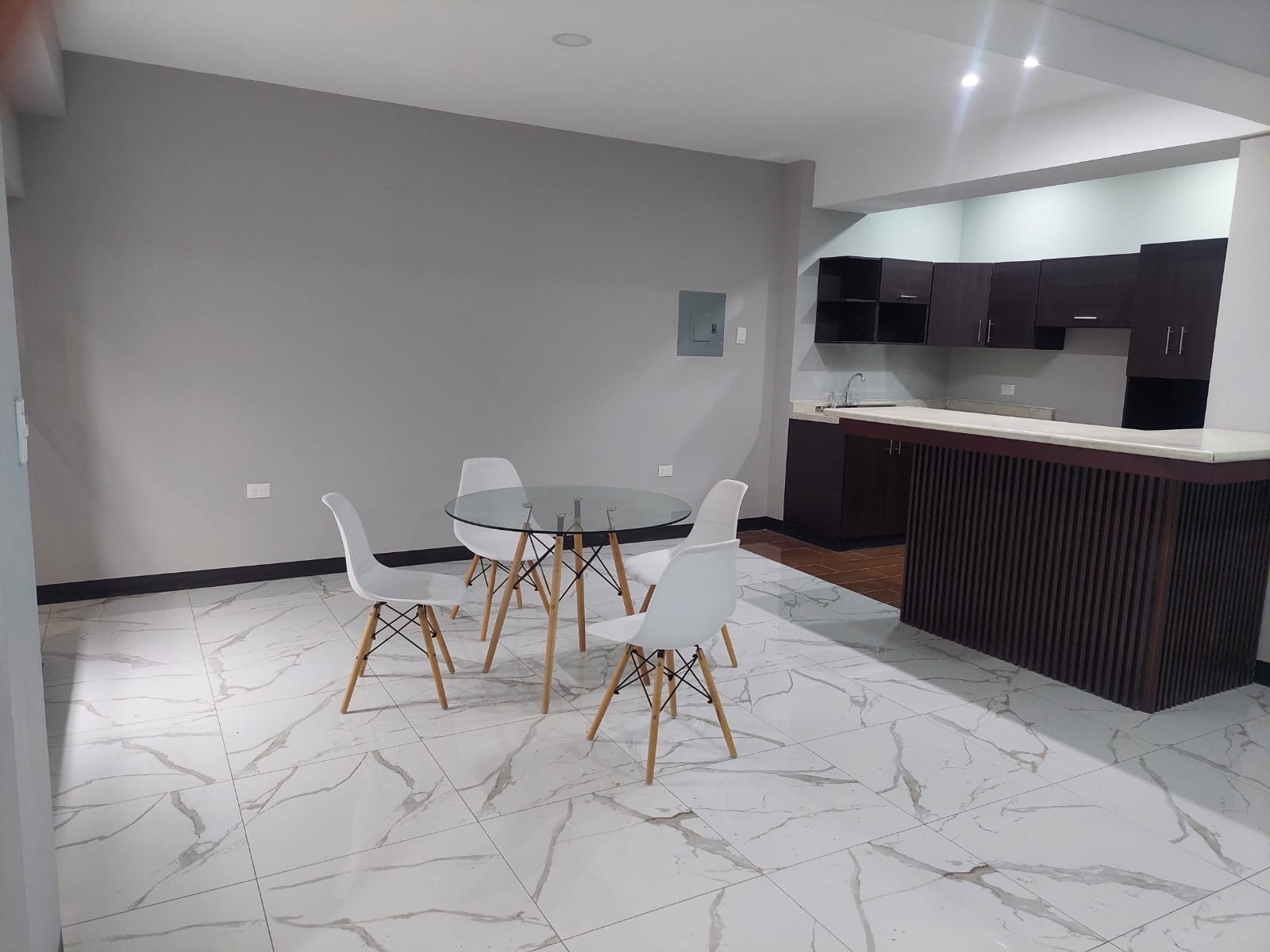 Fotografía No.3 de EDIFICIO NUEVO DE APARTAMENTOS EN VENTA EN ZONA 16
