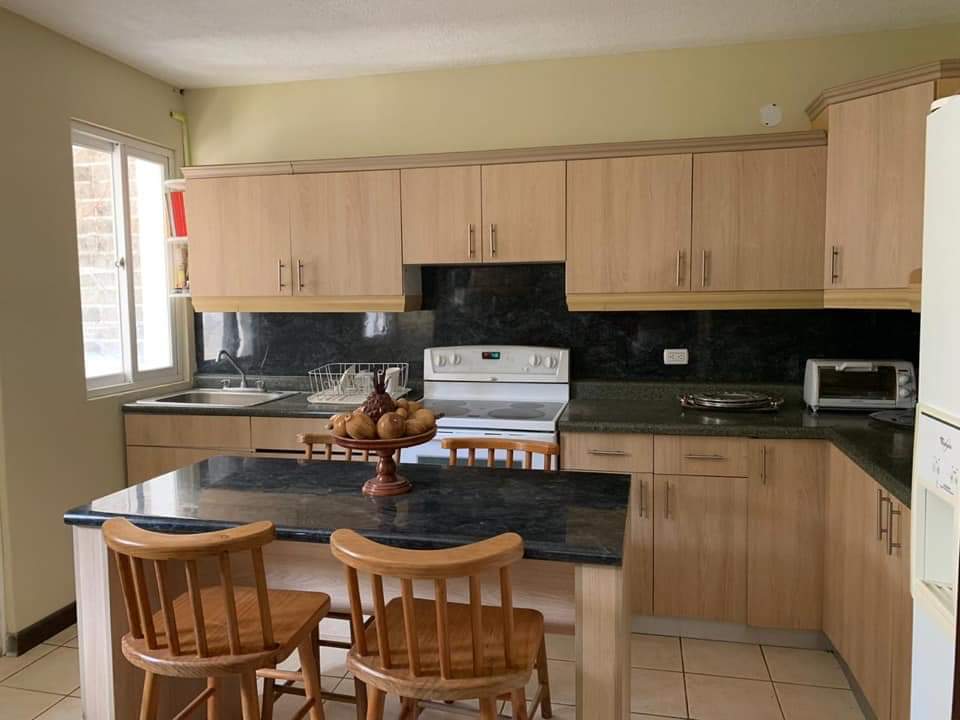 Fotografía No.0 de  CASA EN RENTA SEMIAMUEBLADA VALLE ALTO