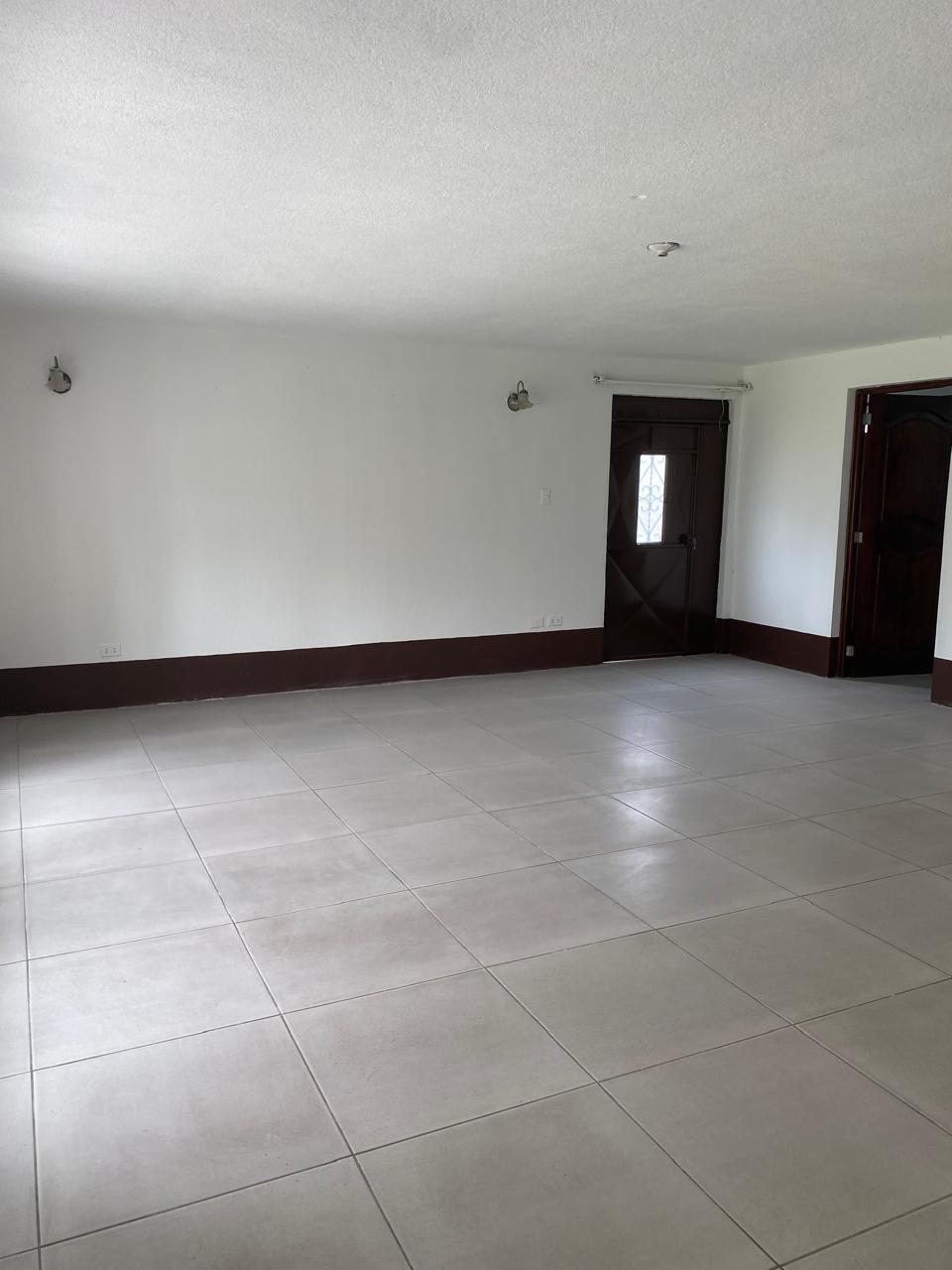 Fotografía No.1 de SE RENTA CASA EN SAN LUCAS SACATEPEQUEZ