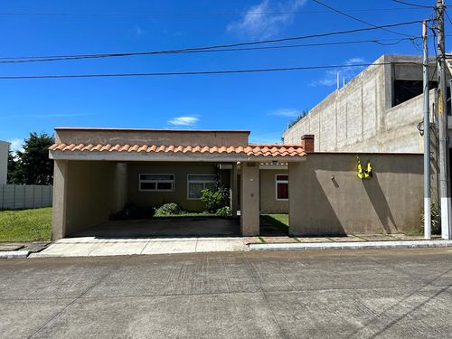 Portada de  CASA EN VENTA EN RESIDENCIAL LOS MANANTIALES